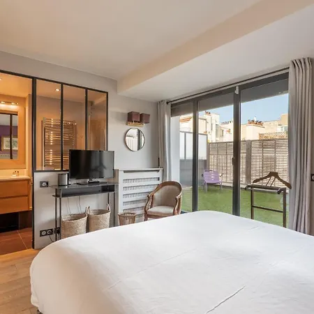 Apartment Veeve - Floating Over Paris
